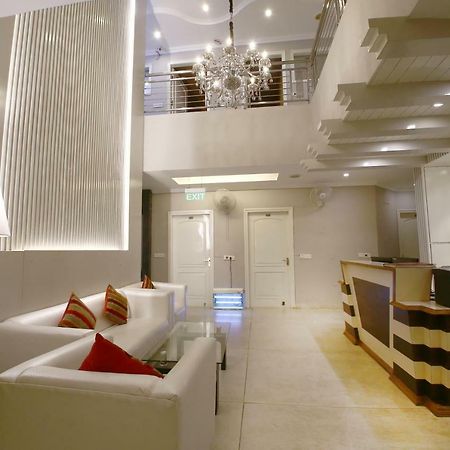 Hotel Diamond Plaza Csandígarh Kültér fotó