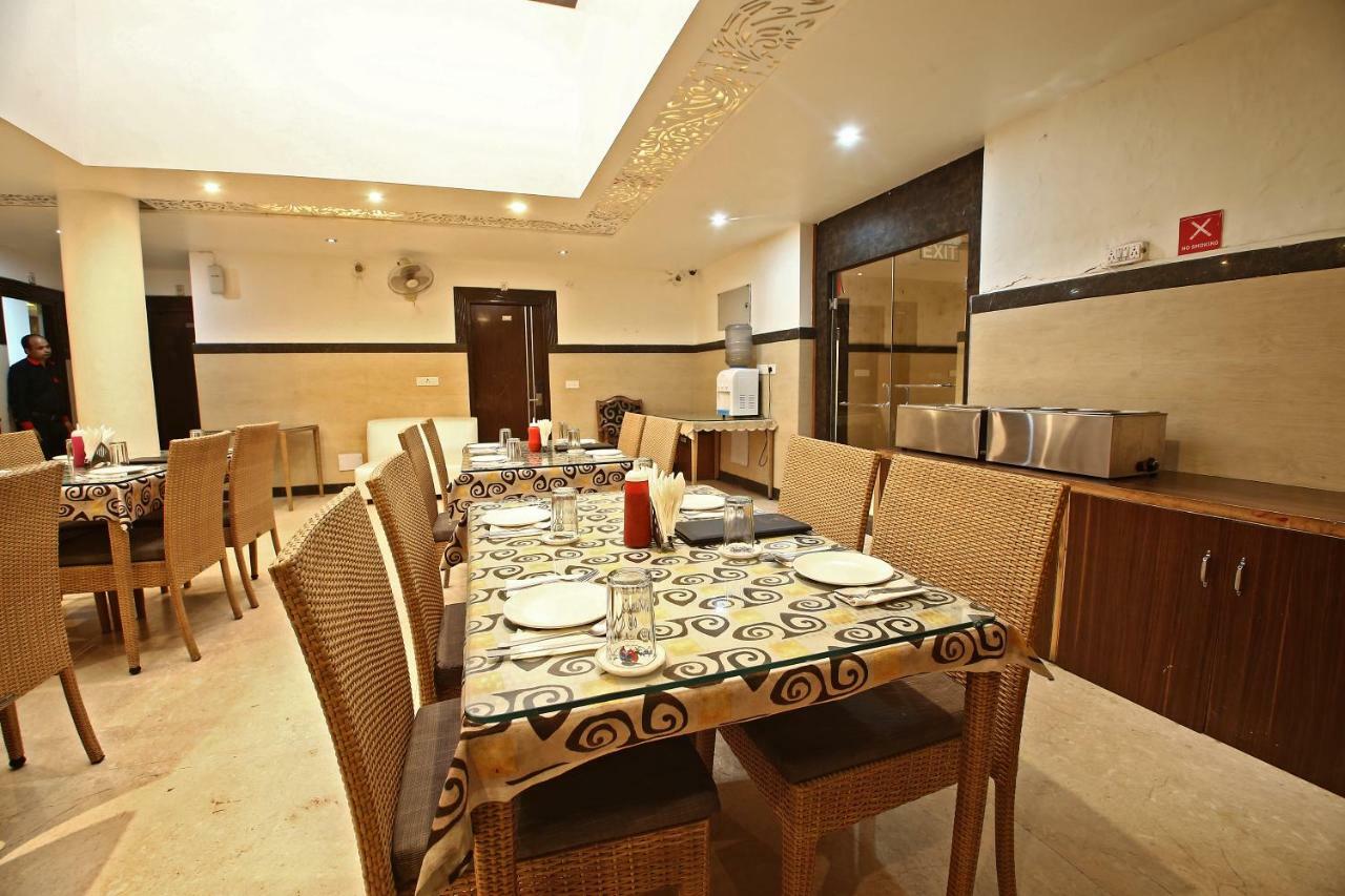 Hotel Diamond Plaza Csandígarh Kültér fotó