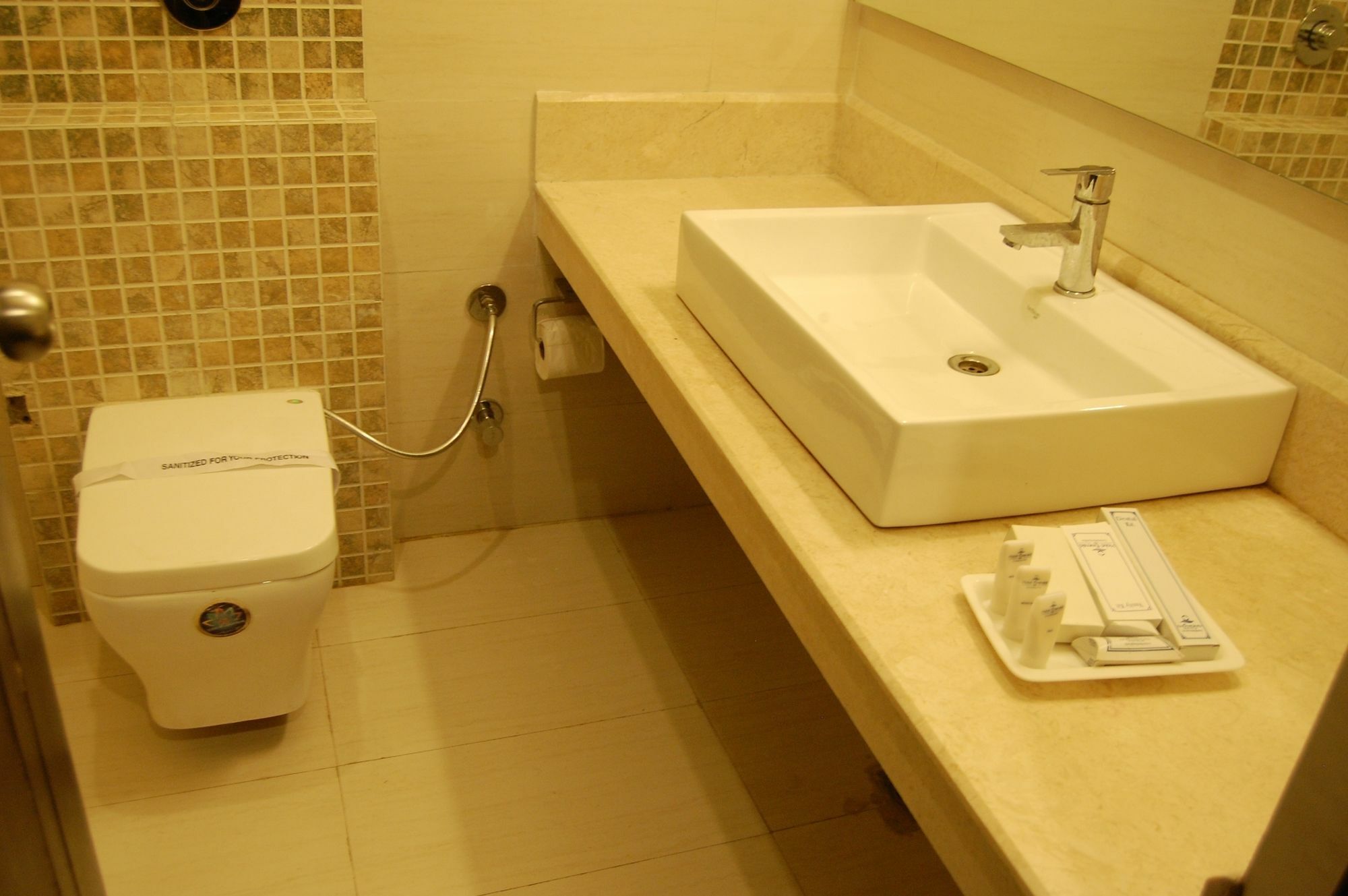 Hotel Diamond Plaza Csandígarh Kültér fotó